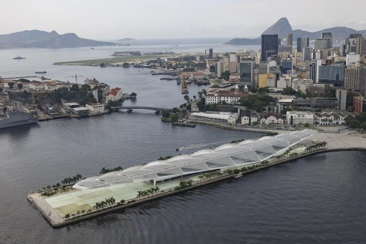 Museu do Amanhã, Praça Mauá